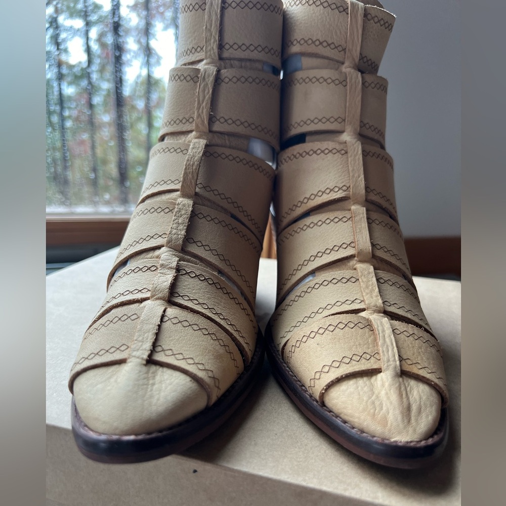 Sundance, Veracruz Lex, brand cage booties, NWT, 40, golden tan, Spain made,firm - Picture 16 of 16